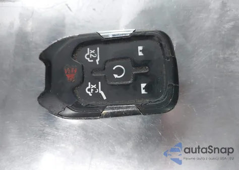 2018 GMC Yukon Xl Denali z USA, uszkodzony, nr VIN 1GKS1HKJ3JR197676